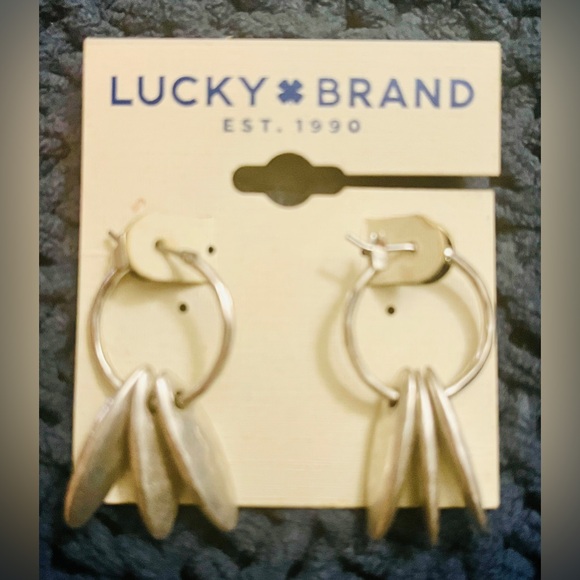 Brand New Lucky 🍀 Brand Jewelry Earrings - Picture 2 of 2